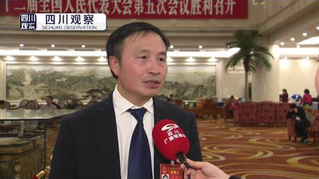 全國(guó)人大代表、集團(tuán)董事長(zhǎng)王勁“兩會(huì)”現(xiàn)場(chǎng)接受四川電視臺(tái)采訪