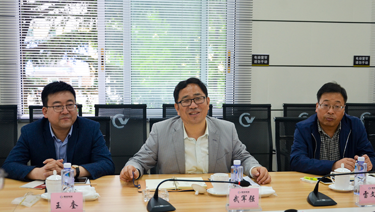 陜鋼集團漢鋼公司到釩鈦科技參觀交流：現(xiàn)場非常震撼，環(huán)境特別好！(圖5)
