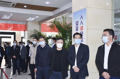 內(nèi)江市市中區(qū)黨政代表團(tuán)赴川威連界基地開展投資促進(jìn)活動