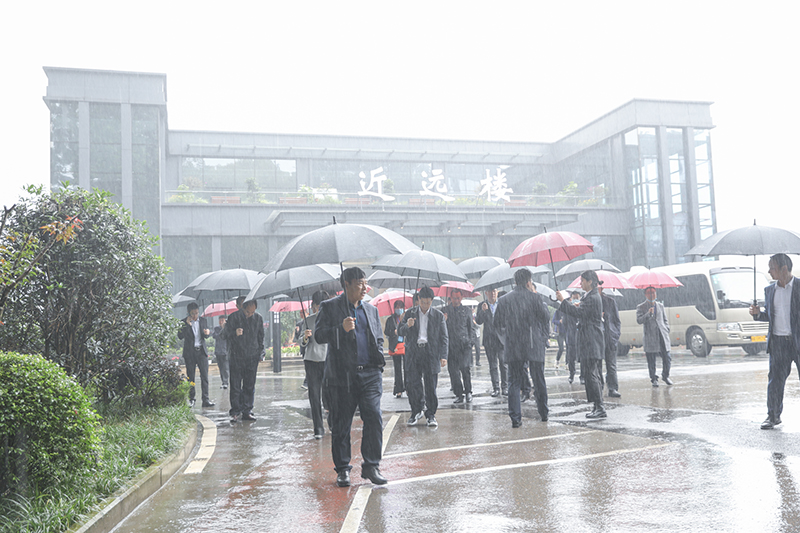 省總工會(huì)副主席苗勇率市州調(diào)研組專(zhuān)題調(diào)研川威集團(tuán)企業(yè)職工之家陣地建設(shè)情況(圖7)